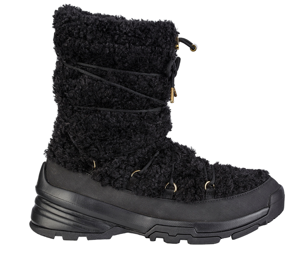 workwear couture: Cozy couture boots + black