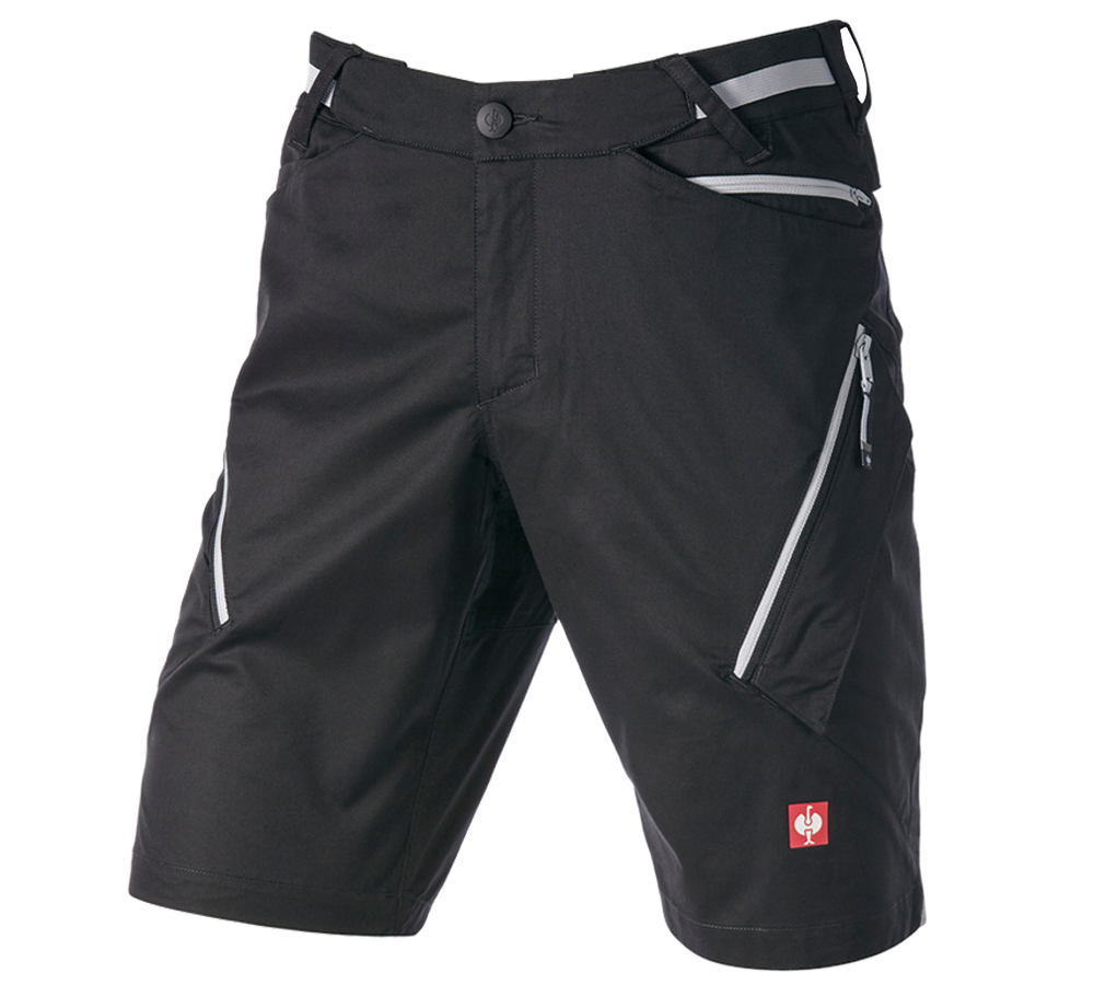 Topics: Multipocket shorts e.s.ambition + black/platinum