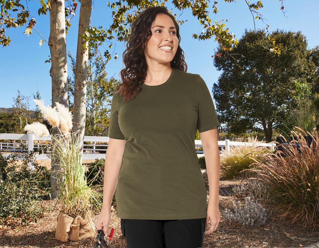 Thèmes: e.s. T-Shirt cotton stretch, femmes, plus fit + vert boue