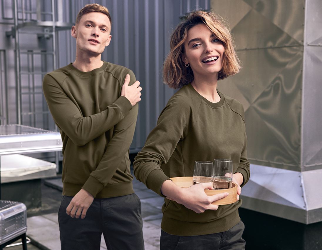 Shirts & Co.: e.s. Sweatshirt cotton stretch, Damen + schlammgrün 1