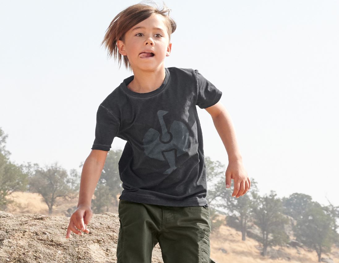 Shirts, Pullover & more: T-Shirt e.s.motion ten ostrich, children's + oxidblack vintage