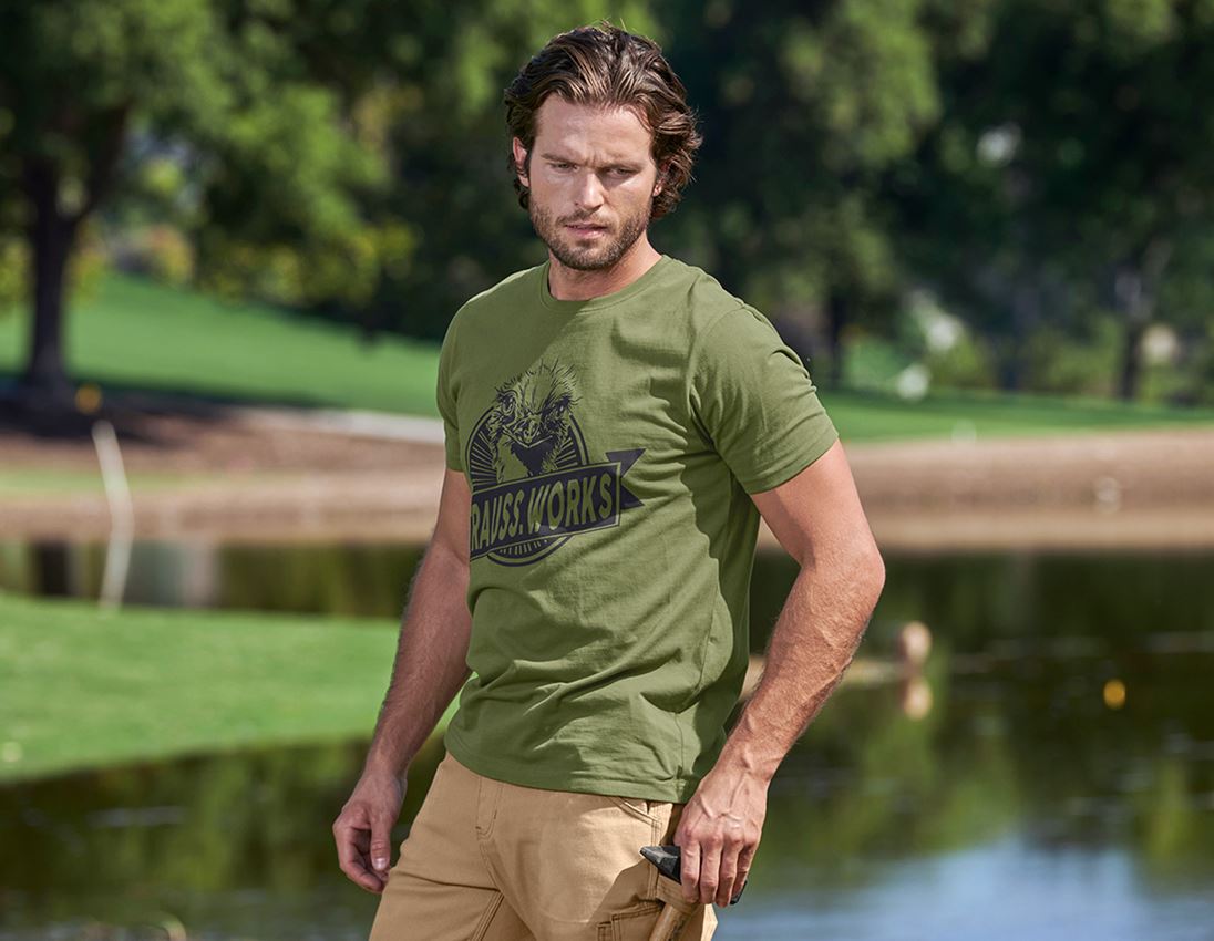 Clothing: T-shirt e.s.iconic works + mountaingreen