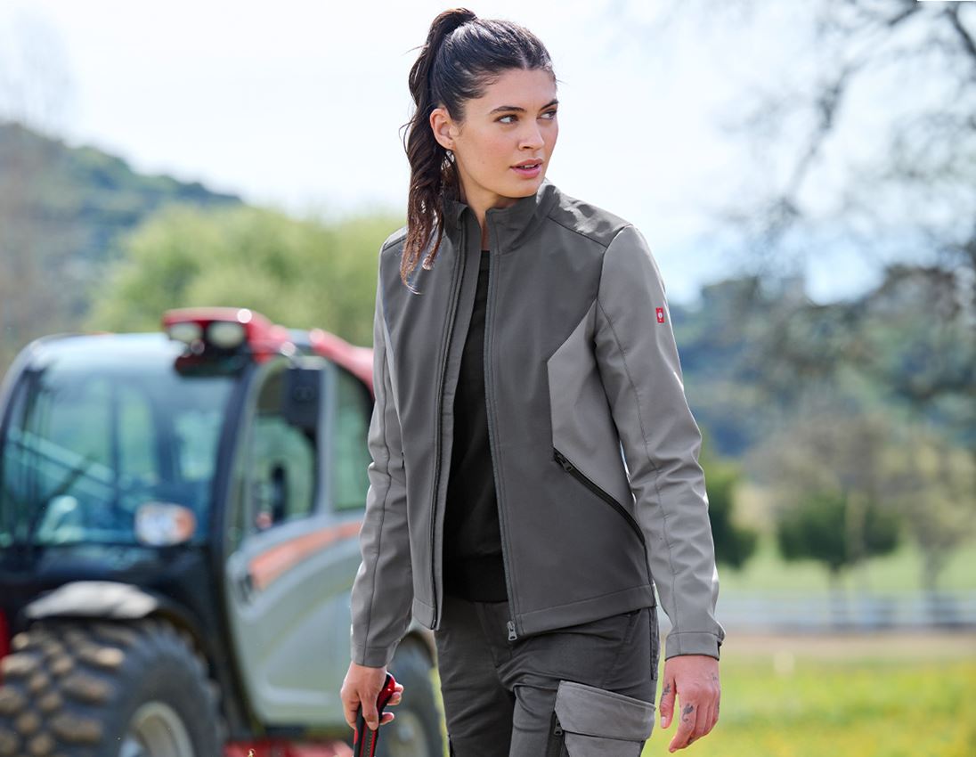 Jacken: Softshelljacke e.s.trail pure, Damen + carbongrau/basaltgrau 1