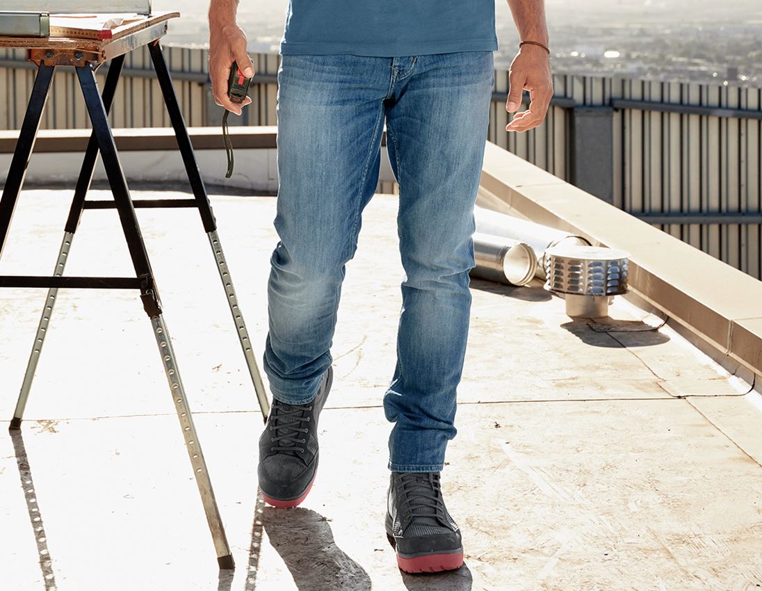 Clothing: SET: 2x e.s. 5-Pocket-Stretch slim jeans + towel + stonewashed