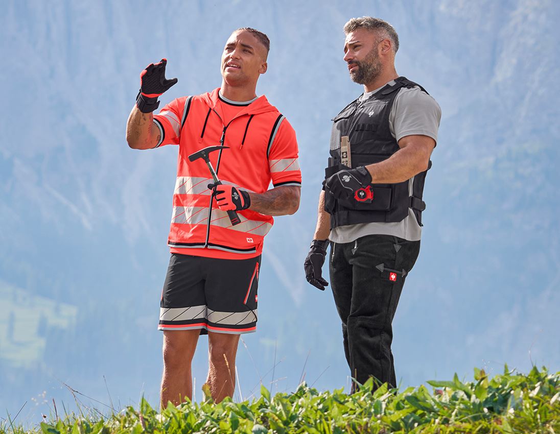 Clothing: High-vis functional bodywarmer e.s.ambition + high-vis red/black 8