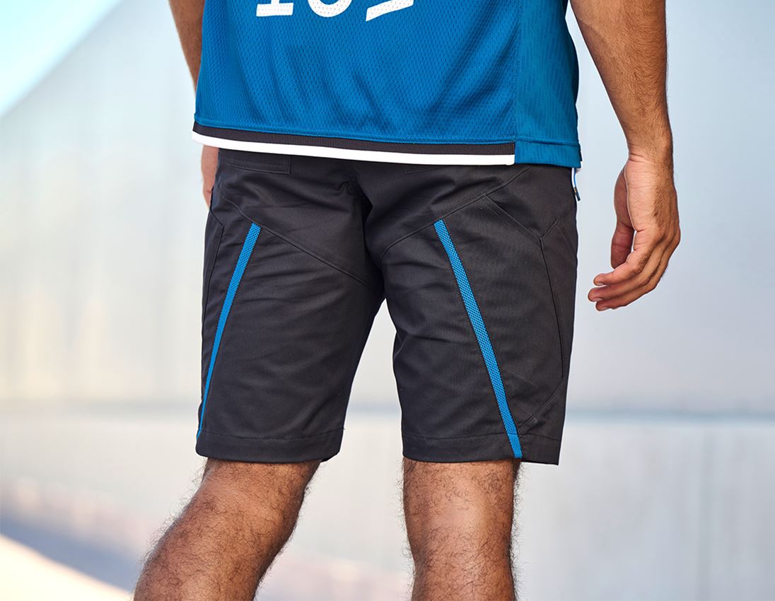 Clothing: Multipocket shorts e.s.ambition + graphite/gentianblue 1