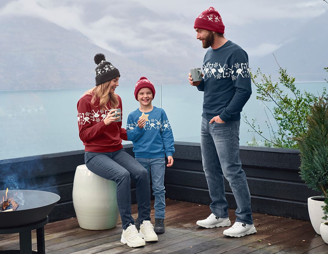 Accessories: e.s. Norwegian knitted hat + burgundy 1