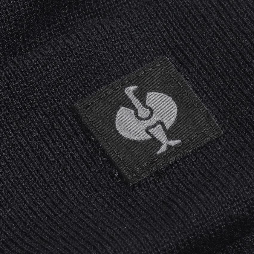 Accessories: Knitted cap e.s.iconic + black 2