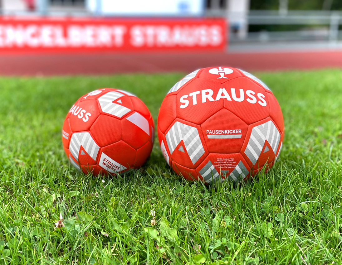 For the little ones: STRAUSS football + red 5