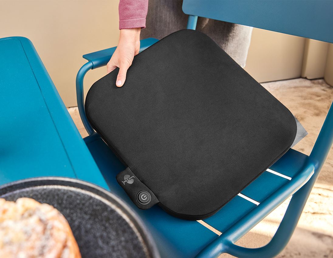 Clothing: e.s. Heated seat cushion + black