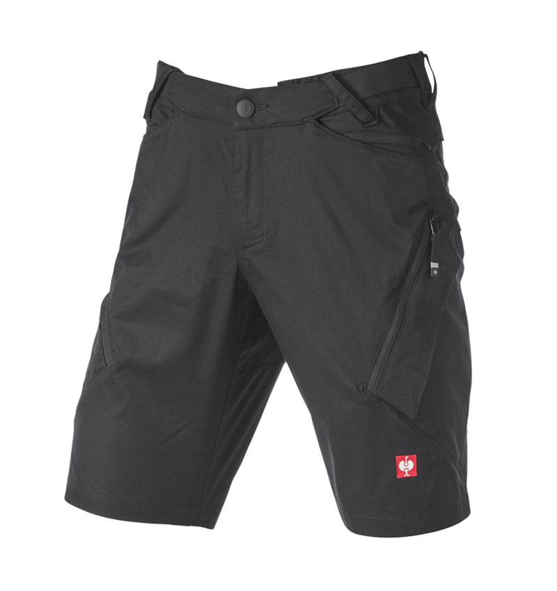 Topics: Multipocket shorts e.s.ambition + black 7