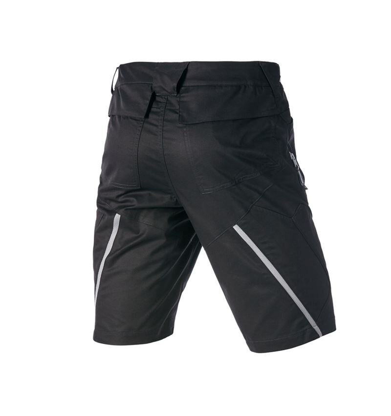 Topics: Multipocket shorts e.s.ambition + black/platinum 6