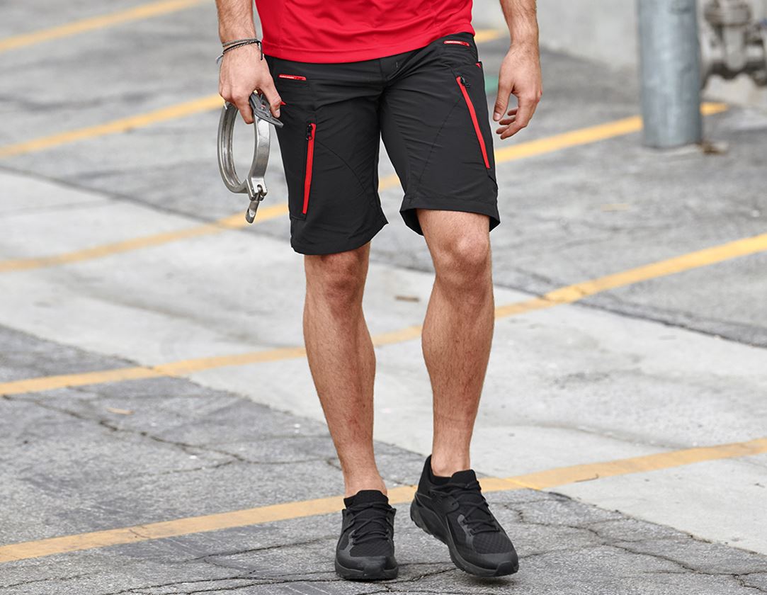 Work Trousers: e.s. Functional shorts Superlite + black/red