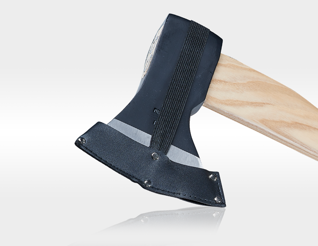 Forestry tools: Universal axe classic